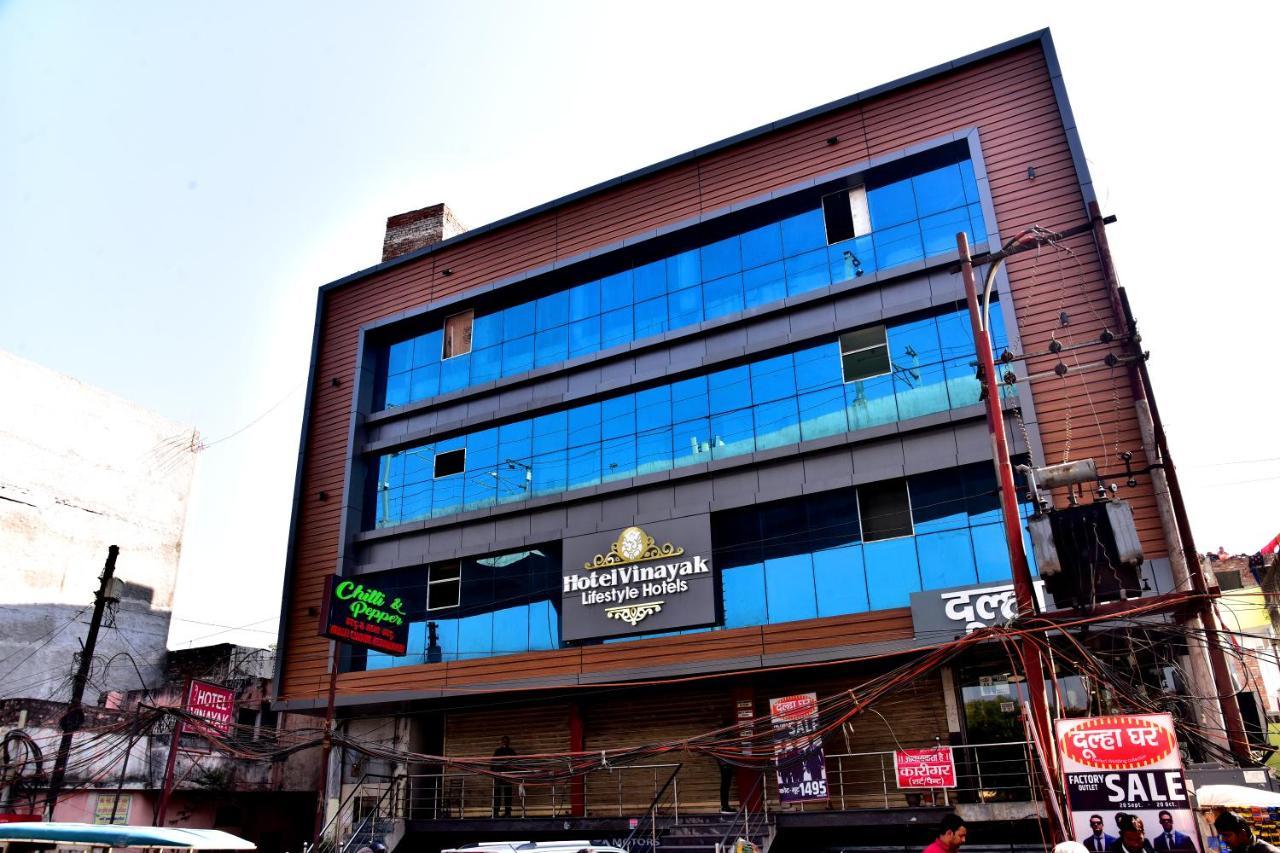 Hotel Vinayak Lucknow Exteriör bild